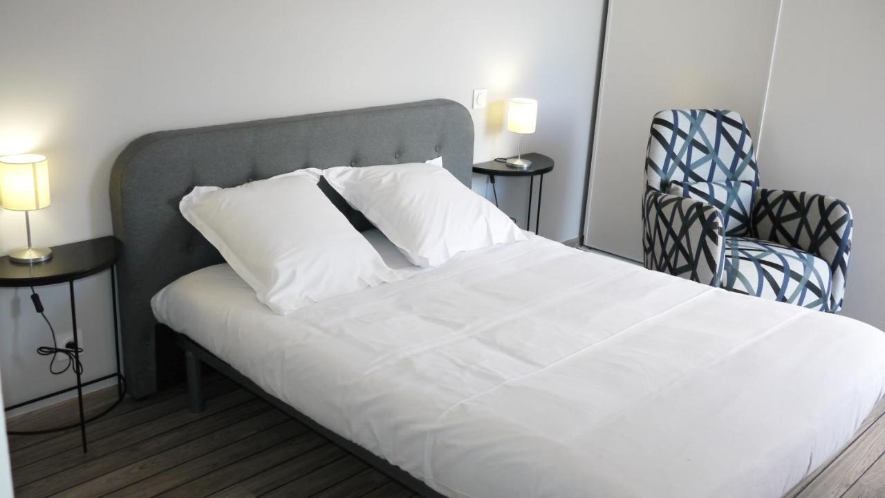 Hotel Le Square Сен-П'єрр-д'Олерон Екстер'єр фото